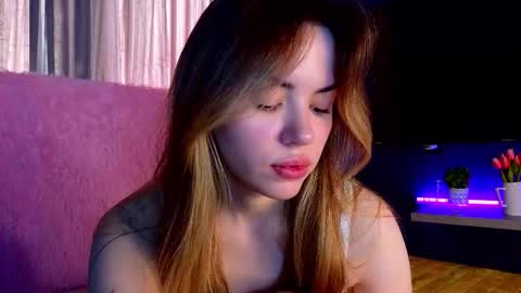 Snapshot of sofa__bloom chatting on November 21, 9:52 am Sofia online show from November 21, 9:52 am