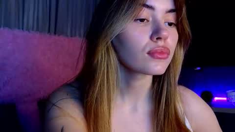 Snapshot of sofa__bloom chatting on December 4, 9:29 am Sofia online show from December 4, 9:29 am