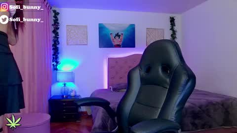 soffi_bunny_ online show from January 9, 8:06 am