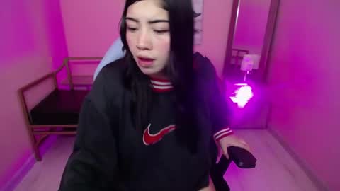 soffi_x online show from April 11, 3:33 am