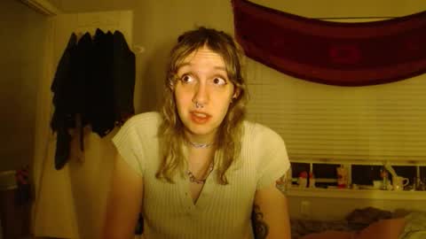 Snapshot of soffpurr chatting on October 30, 5:20 am Lilytea online show from October 30, 5:20 am