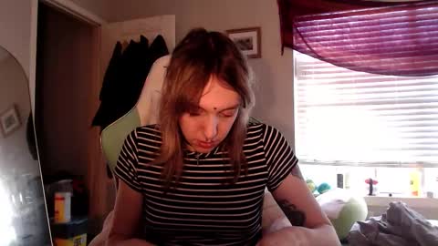 Snapshot of soffpurr chatting on November 10, 9:58 pm Lilytea online show from November 10, 9:58 pm