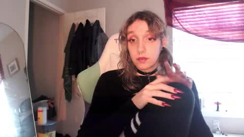 Snapshot of soffpurr chatting on November 19, 9:48 pm Lilytea online show from November 19, 9:48 pm