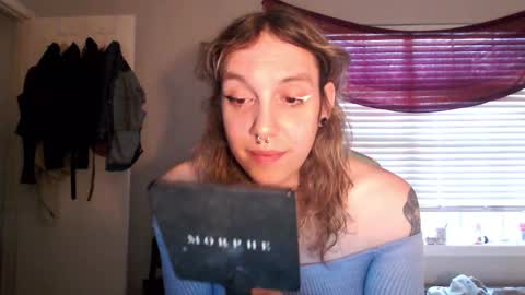 Snapshot of soffpurr chatting on December 1, 9:09 pm Lilytea online show from December 1, 9:09 pm