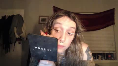 Snapshot of soffpurr chatting on December 5, 5:49 am Lilytea online show from December 5, 5:49 am