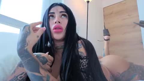 Snapshot of sofhia_cruz chatting on November 1, 6:32 pm sofhia cruz online show from November 1, 6:32 pm