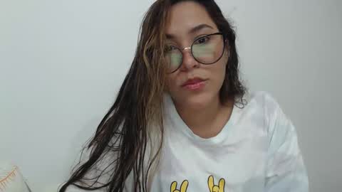 Snapshot of sofi4__ chatting on February 22, 4:40 am sofi online show from February 22, 4:40 am