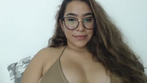 Snapshot of sofi4__ chatting on March 1, 8:02 am sofi online show from March 1, 8:02 am