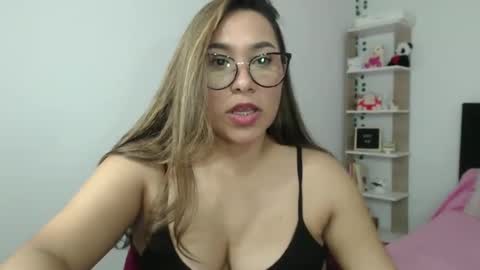 Snapshot of sofi4__ chatting on March 11, 2:10 am sofi online show from March 11, 2:10 am