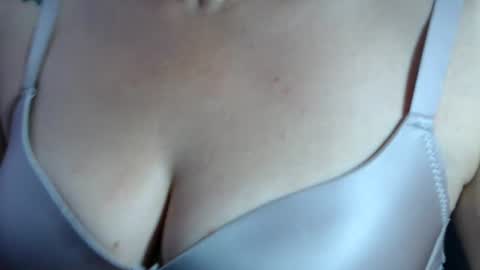 Snapshot of sofi995971 chatting on June 29, 3:56 pm Sofa Castellanos online show from June 29, 3:56 pm