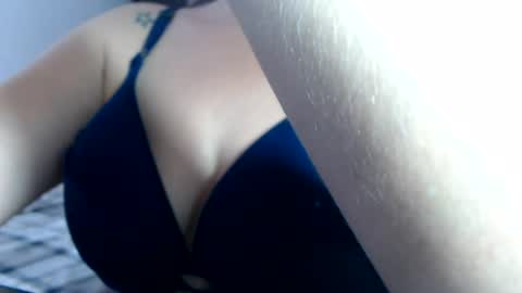 Snapshot of sofi995971 chatting on July 13, 4:21 pm Sofa Castellanos online show from July 13, 4:21 pm