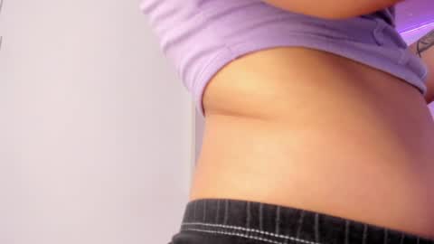 Snapshot of sofi_bakerrr chatting on December 17, 5:47 pm Sofia online show from December 17, 5:47 pm