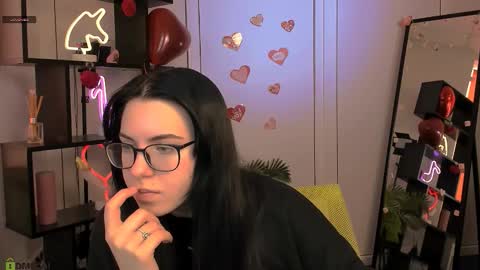 Snapshot of sofi_lonely chatting on February 10, 6:17 am sofi_lonely online show from February 10, 6:17 am