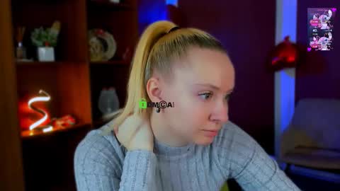 Snapshot of sofi_lonely chatting on February 12, 12:22 pm sofi_lonely online show from February 12, 12:22 pm