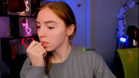 Snapshot of sofi_lonely chatting on February 17, 5:48 am sofi_lonely online show from February 17, 5:48 am