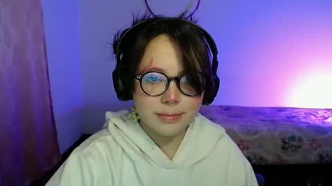 Sofi Lynch online show from January 13, 5:02 am