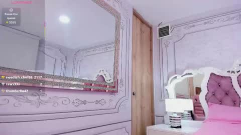 Snapshot of sofi_naughty18 chatting on October 30, 1:01 pm online show from October 30, 1:01 pm