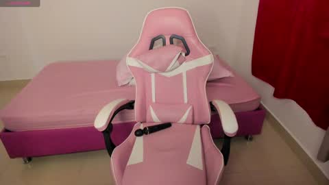 Snapshot of sofi_perezz chatting on December 11, 12:23 am sofi online show from December 11, 12:23 am