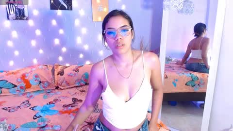 sofi smith online show from December 17, 8:21 pm