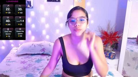 sofi smith online show from December 19, 9:49 pm