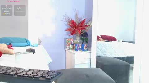 sofi smith online show from December 24, 7:11 pm