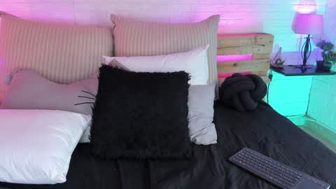 sofi_sp online show from January 27, 5:37 pm