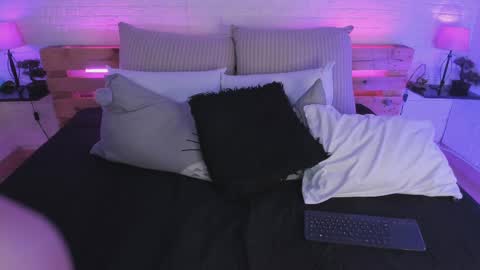 sofi_sp online show from February 22, 5:46 pm