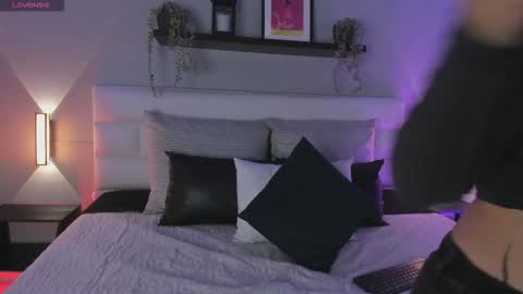 sofi_sp online show from February 2, 11:42 am