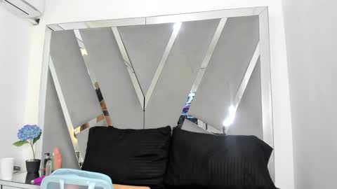 Snapshot of sofia1candyht chatting on February 9, 9:17 pm SOFIA online show from February 9, 9:17 pm