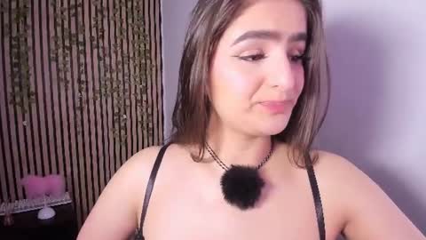 Snapshot of sofia44 chatting on June 10, 2:49 pm Skarlett online show from June 10, 2:49 pm