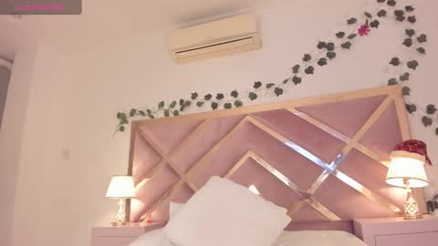 Snapshot of sofia_diiaz_ chatting on December 13, 9:41 pm online show from December 13, 9:41 pm