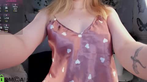 Snapshot of sofia_gaze chatting on February 10, 2:37 am Sofia Gaze online show from February 10, 2:37 am