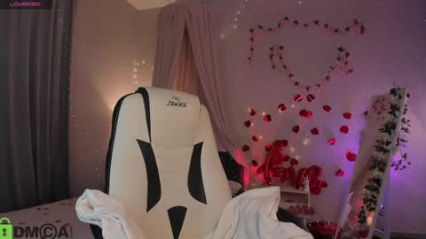 Snapshot of sofia_gaze chatting on February 24, 2:31 am Sofia Gaze online show from February 24, 2:31 am