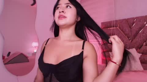sofia gomes online show from June 2, 11:56 am