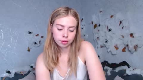 Sofia here online show from October 13, 12:32 am