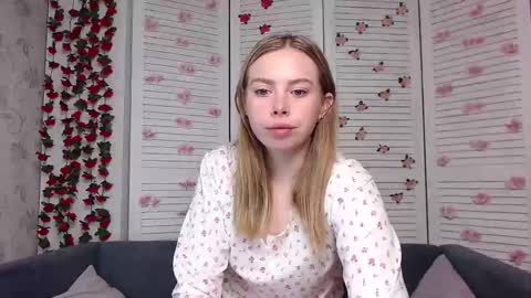 Sofia here online show from November 11, 12:21 am