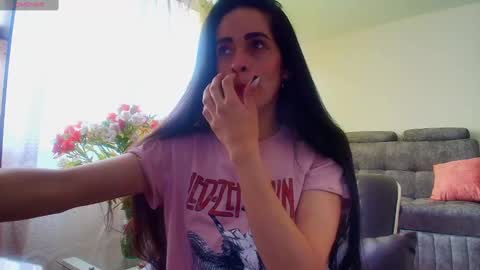 Snapshot of sofia_k_rock chatting on February 27, 12:23 pm Sofia Kuleth online show from February 27, 12:23 pm