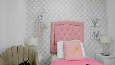 sofia_martinez9 online show from May 30, 7:11 pm