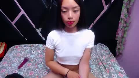 Snapshot of sofia_mirandaa chatting on February 3, 2:13 pm sofia miranda online show from February 3, 2:13 pm