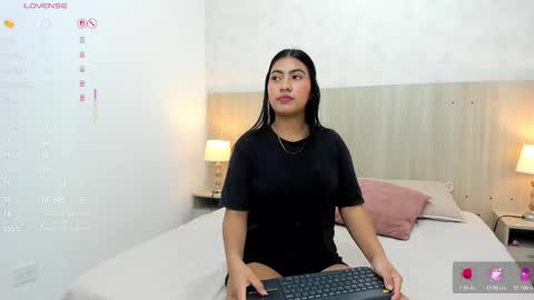 Snapshot of sofia_ostos chatting on October 27, 3:32 am Sofia Ostos online show from October 27, 3:32 am