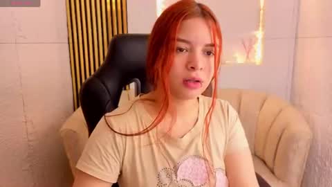 Snapshot of sofia_red_cn chatting on June 28, 1:17 pm sofia_red_cn online show from June 28, 1:17 pm