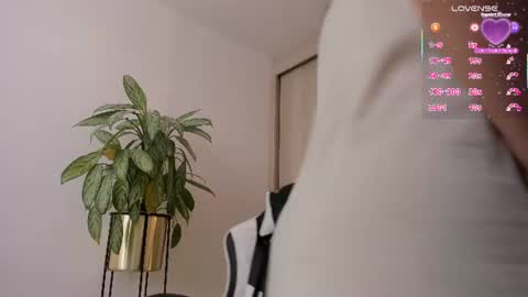 Snapshot of sofia_rivers_ chatting on July 28, 12:01 pm sofia_rivers_ online show from July 28, 12:01 pm
