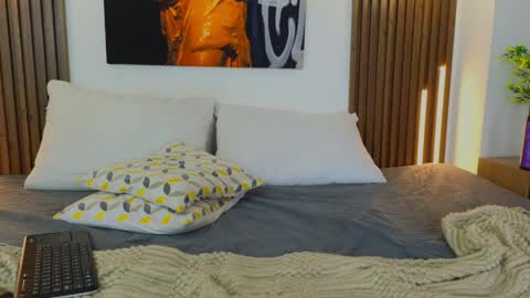 Snapshot of sofia_smithh_ chatting on May 6, 1:49 pm Sofia online show from May 6, 1:49 pm