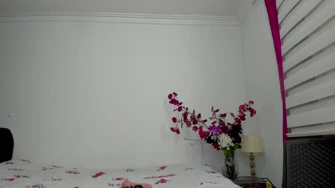 sofia_sorceress online show from December 23, 1:18 am