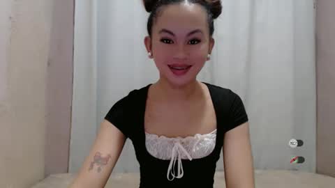 sofia_sweetheart18 online show from May 13, 12:41 am