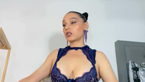 laura online show from June 8, 3:07 am