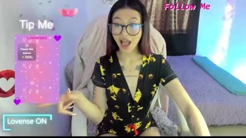 Sofia Thomson online show from March 4, 1:17 pm