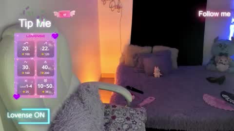 Sofia Thomson online show from September 11, 9:53 am