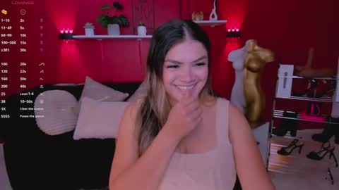 Snapshot of sofia_velvetx chatting on May 24, 2:33 pm sofia_velvetx online show from May 24, 2:33 pm