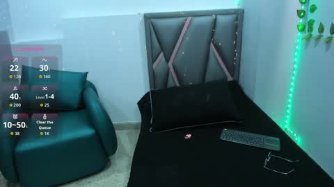 Sofa online show from January 14, 12:44 pm